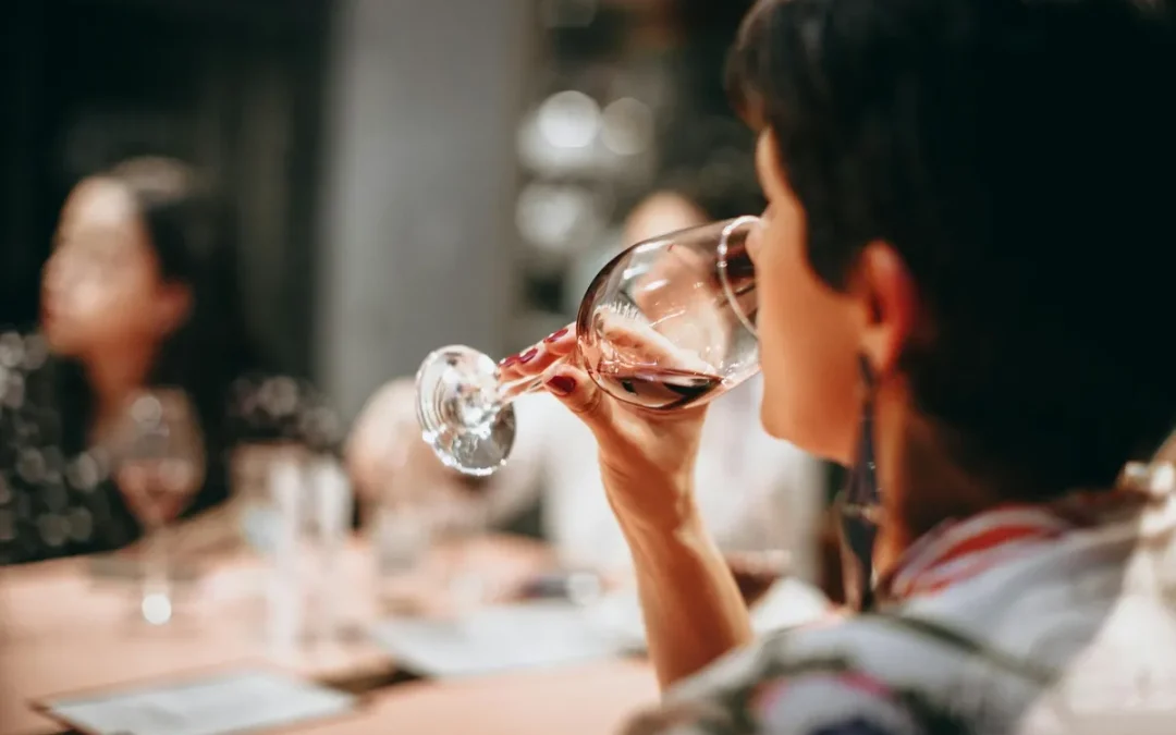 Cómo Elegir el Vino Perfecto: Consejos de Enólogo